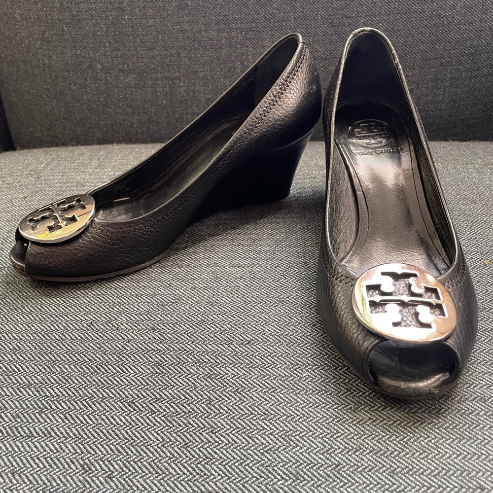 Tory Burch Wedge Leather Pebble Sally Medallion Heel